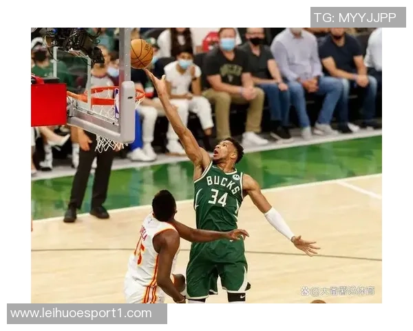 霍福德谈对阵雄鹿的乐趣称赞字母哥为顶尖球员之一 霍福德谈对阵雄鹿的乐趣称赞字母哥为顶尖球员之一