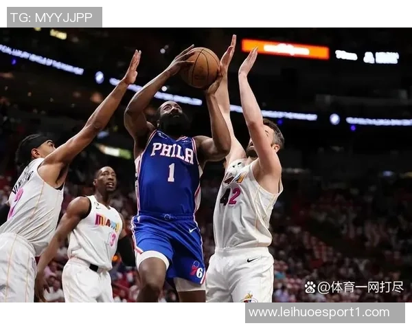 巴格利替补出战9分钟勇斗恩比德贡献6分3篮板3助攻1抢断表现亮眼