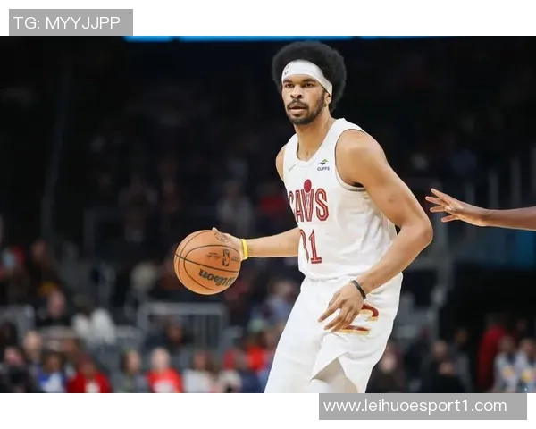 半场表现惨淡亨特仅得2分贾勒特阿伦更是低迷仅得4分 半场表现惨淡亨特仅得2分贾勒特阿伦更是低迷仅得4分