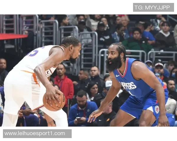 快船半场领先鹈鹕8分哈登贡献16分6助攻祖巴茨与普尔各得14分