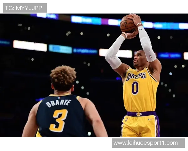 湖人自媒体热情预告明日对决威少精彩赛事等你来见证